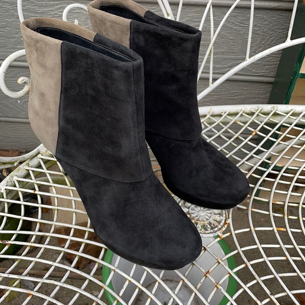 Tahari boots on platform 8.5 size